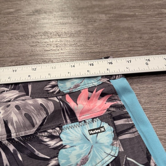 Hurley Board Shorts 32 Mens Blue Floral Swim Trunks Surfing Surfer Palm Hawaiian - Picture 7 of 9